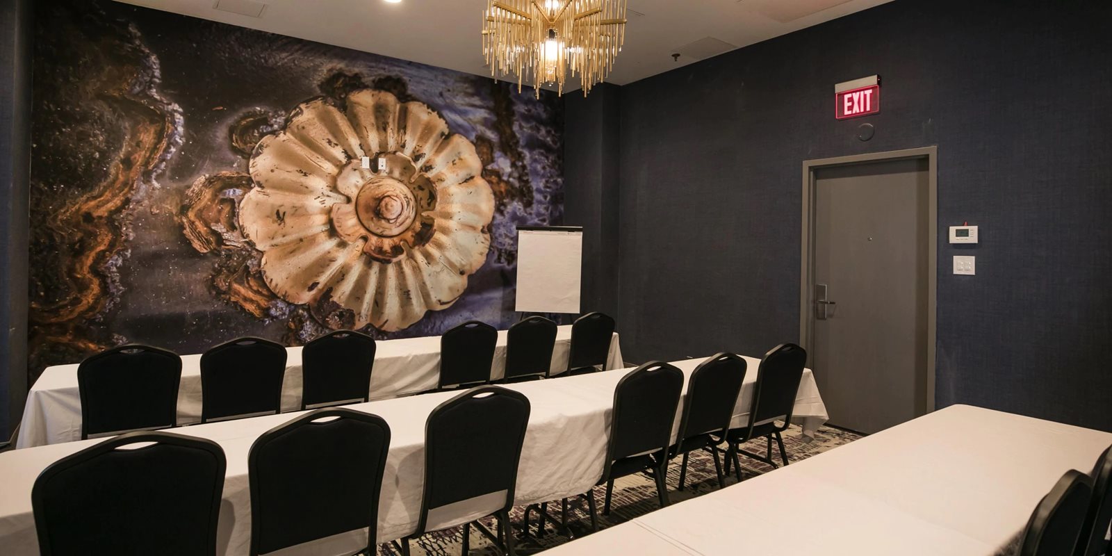 Hotel-Indigo-Birmingham-AL-meeting-room.jpg