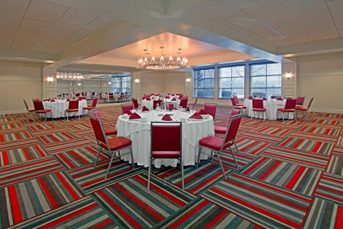 harfp-ballroom-4644-hor-clsc.jpg